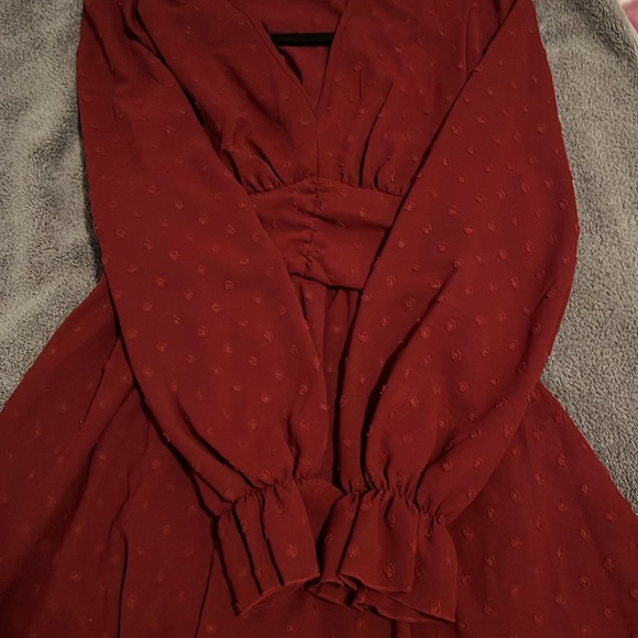 silk dress is a very nice fabric - Picture 6 of 6